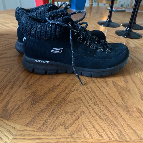 skechers warm tech memory foam